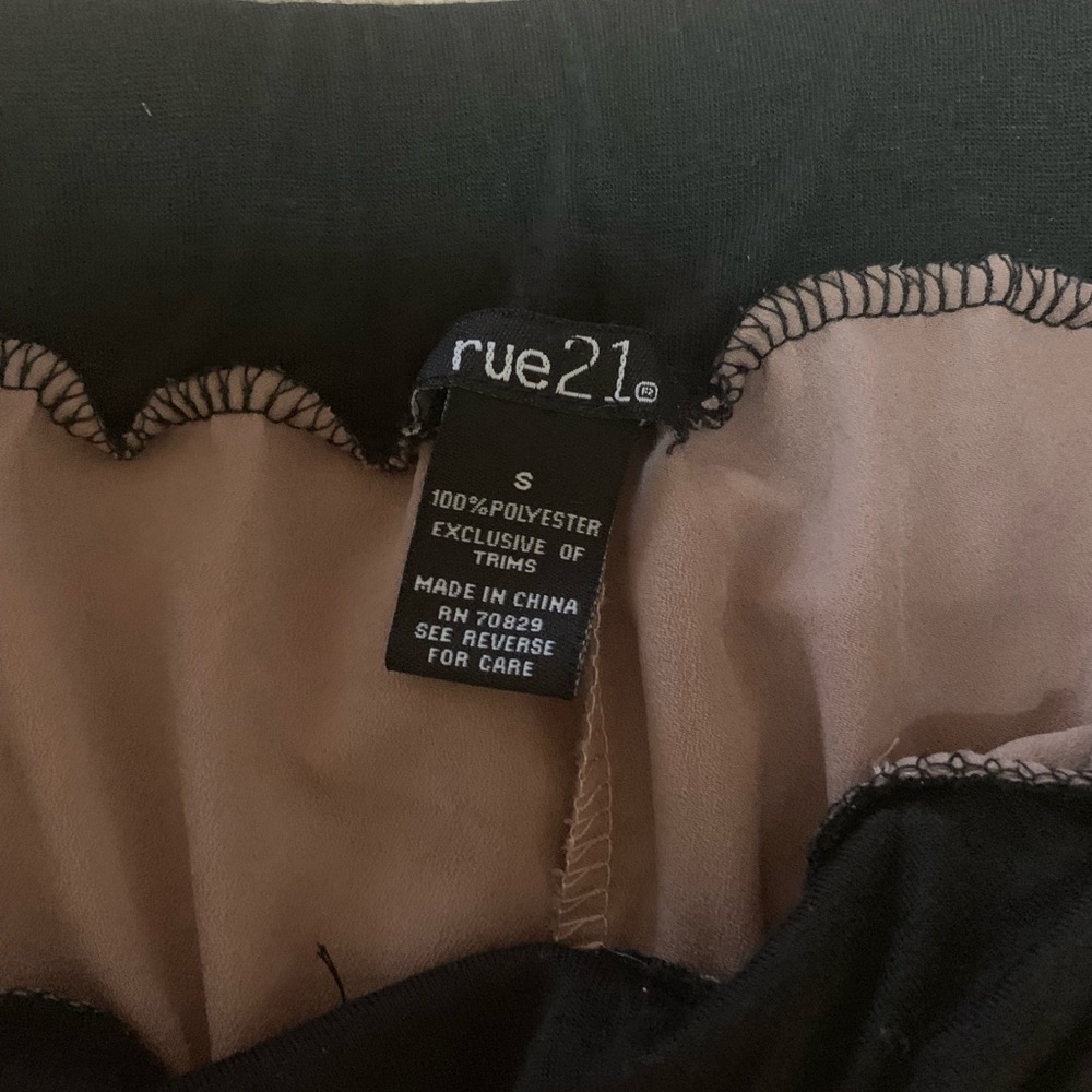 2 Rue 21 pants size small - Picture 4 of 5